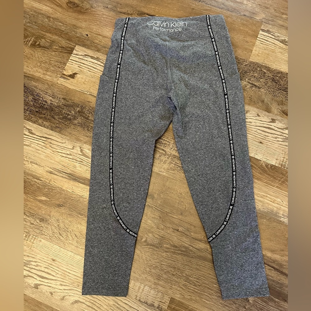 Calvin Klein Gray Performance Stretch Leggings. - image 4